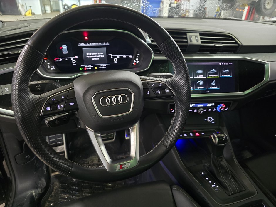 Audi Q3 Technik 228HP S-LINE CUIR TOIT PANO 2023-10