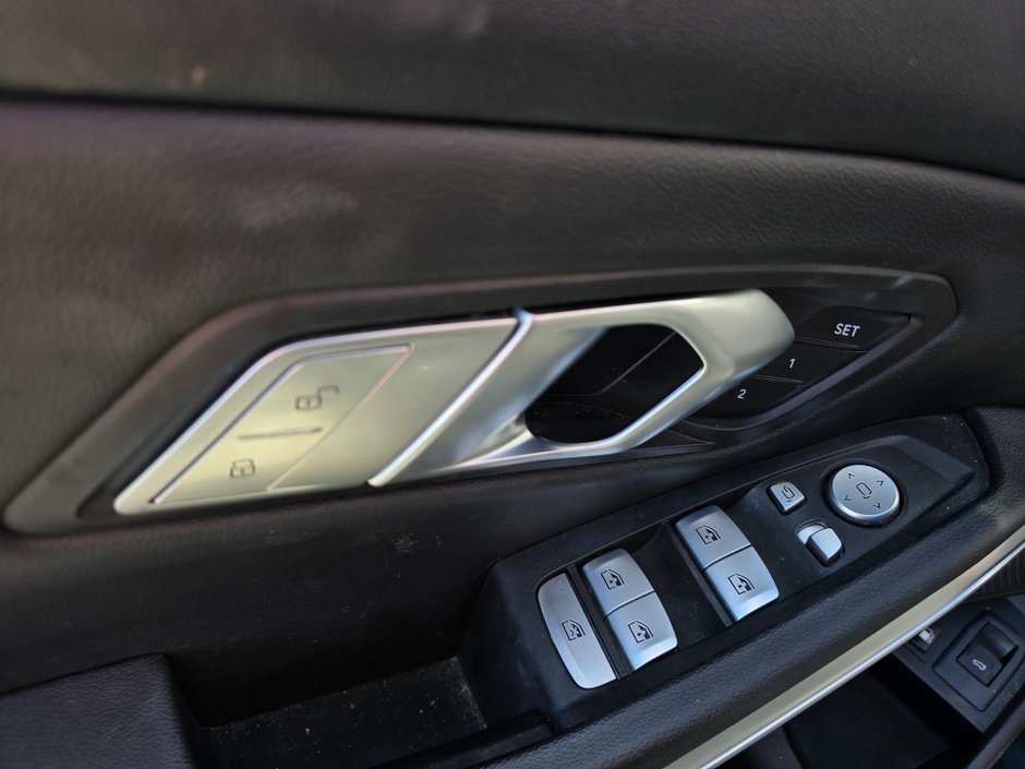 2024 BMW 3 Series 330e xDrive-9