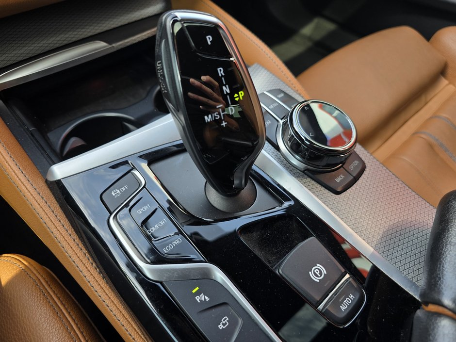 2017 BMW 5 Series 540i xDrive M 335hp-21