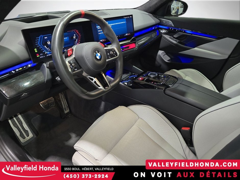 BMW M5 V8 4.4L TWIN TURBO HYBRIDE 717HP ET 738LB COUPLE 2025-10