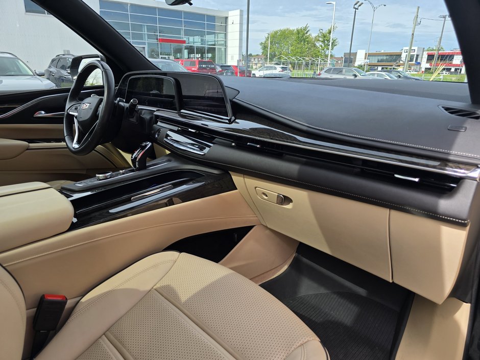 2024 Cadillac Escalade 4WD Premium Luxury-11