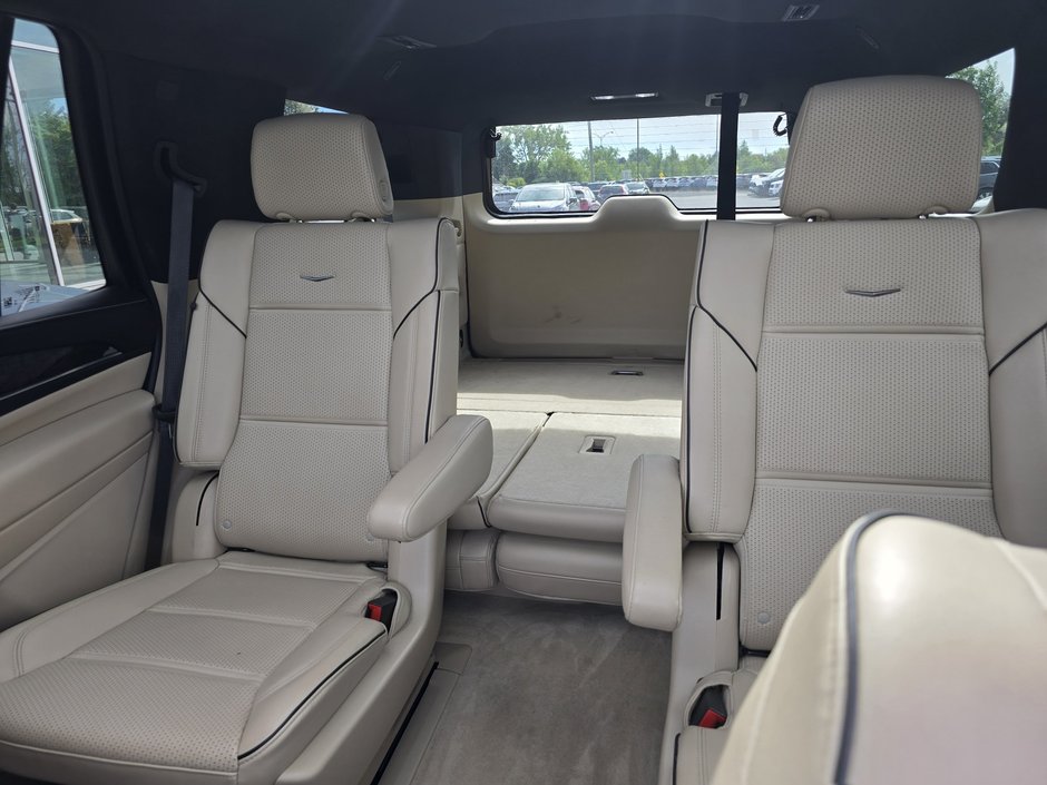 2024 Cadillac Escalade 4WD Premium Luxury-3