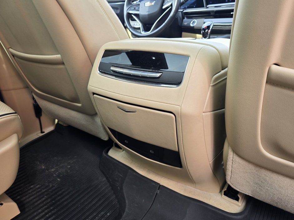 2024 Cadillac Escalade 4WD Premium Luxury-13