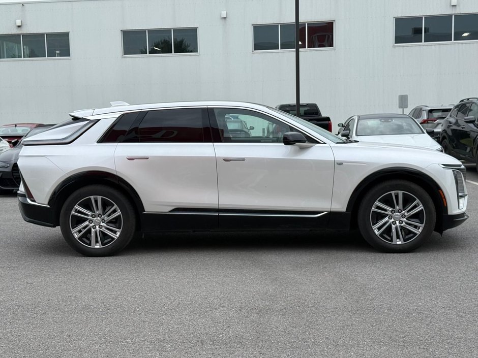 2024 Cadillac LYRIQ Tech-3