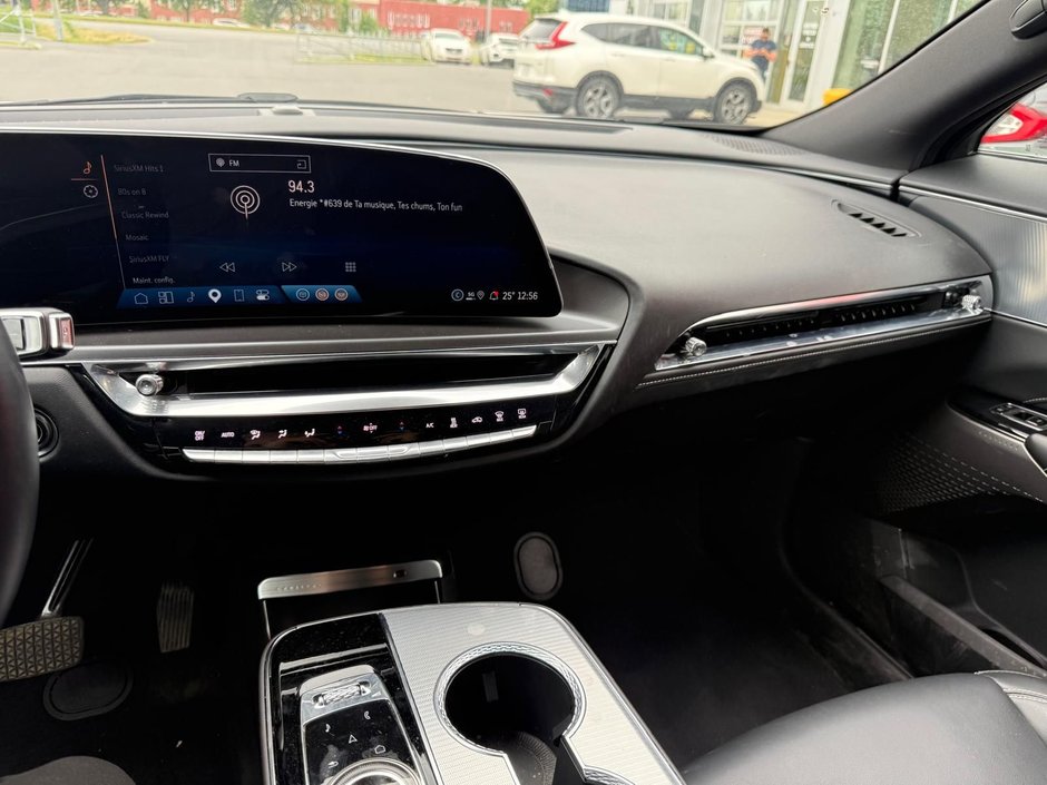 2024 Cadillac LYRIQ Tech-10