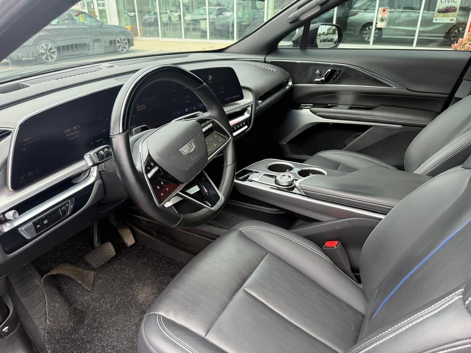 2024 Cadillac LYRIQ Sport-7