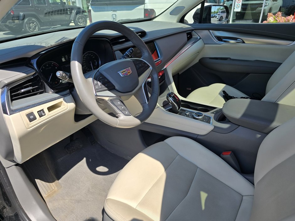 Cadillac XT5 AWD Premium Luxury TOIT PANORAMIQUE NAVIGATION 2023-4
