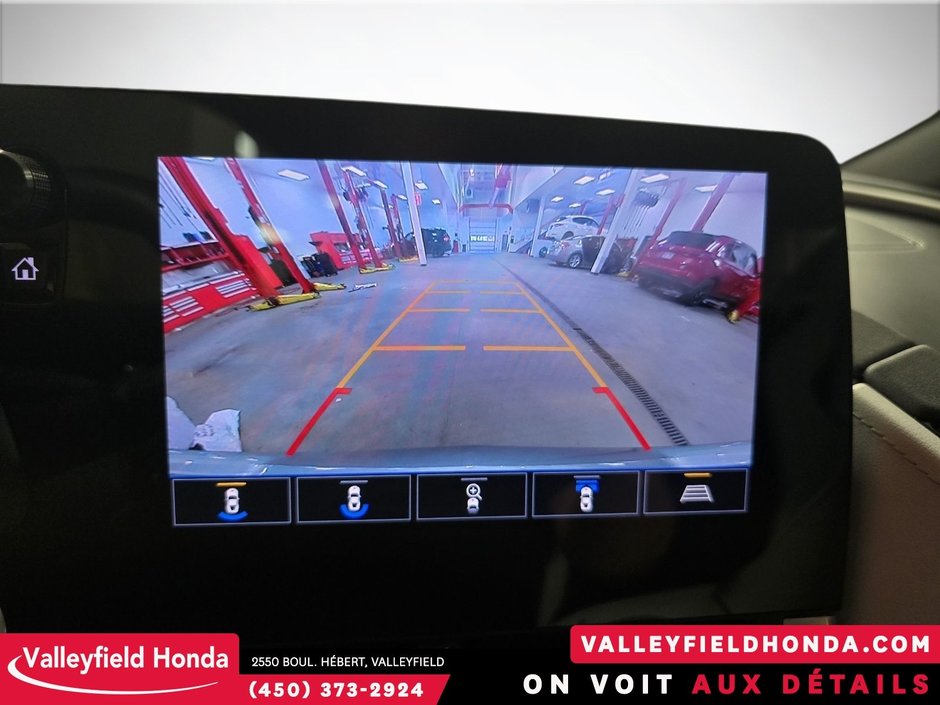 2023 Chevrolet Corvette 2LT 490 HP BOSE AUDIO CUIR BLANC-33