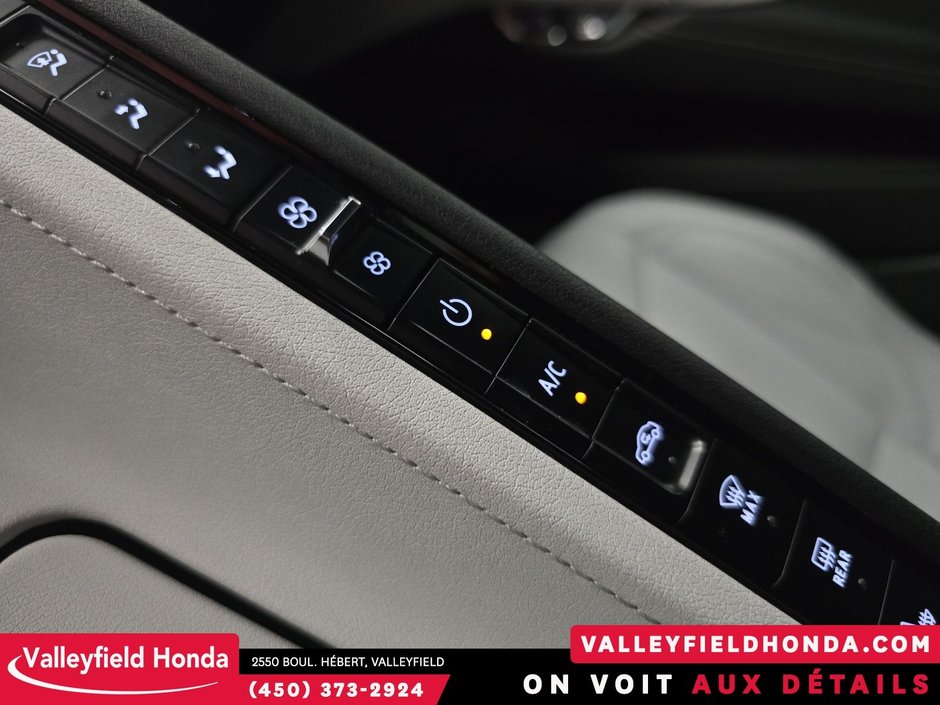 2023 Chevrolet Corvette 2LT 490 HP BOSE AUDIO CUIR BLANC-25