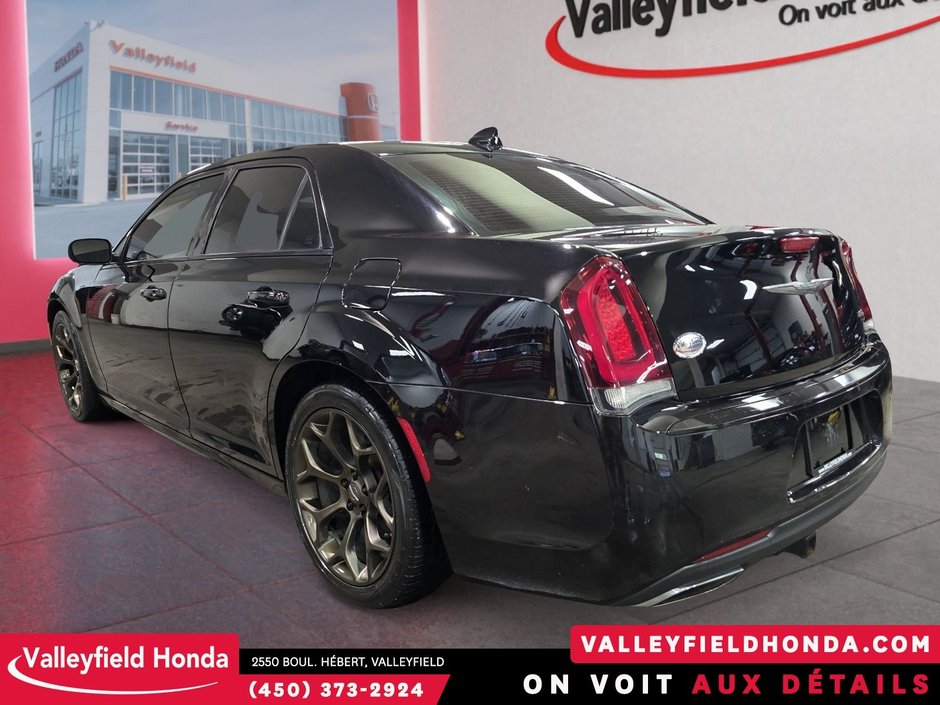 2019 Chrysler 300 S-7