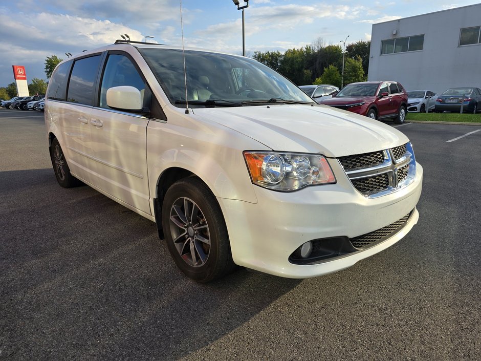 2017 Dodge Grand Caravan SXT Premium Plus-7
