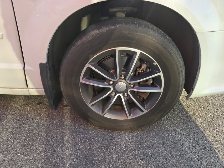 2017 Dodge Grand Caravan SXT Premium Plus-6