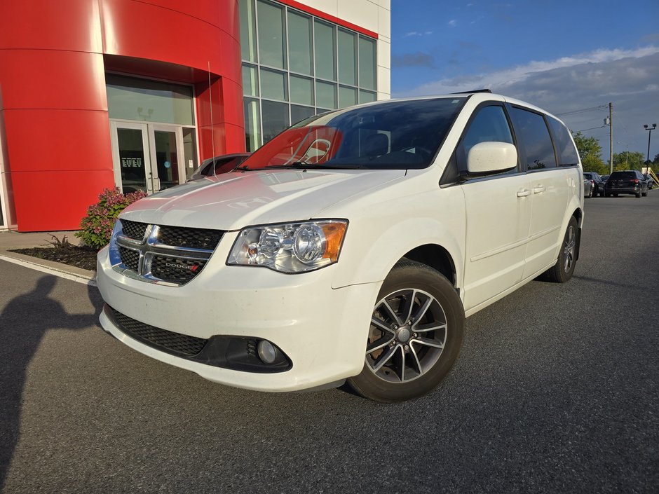 2017 Dodge Grand Caravan SXT Premium Plus-0