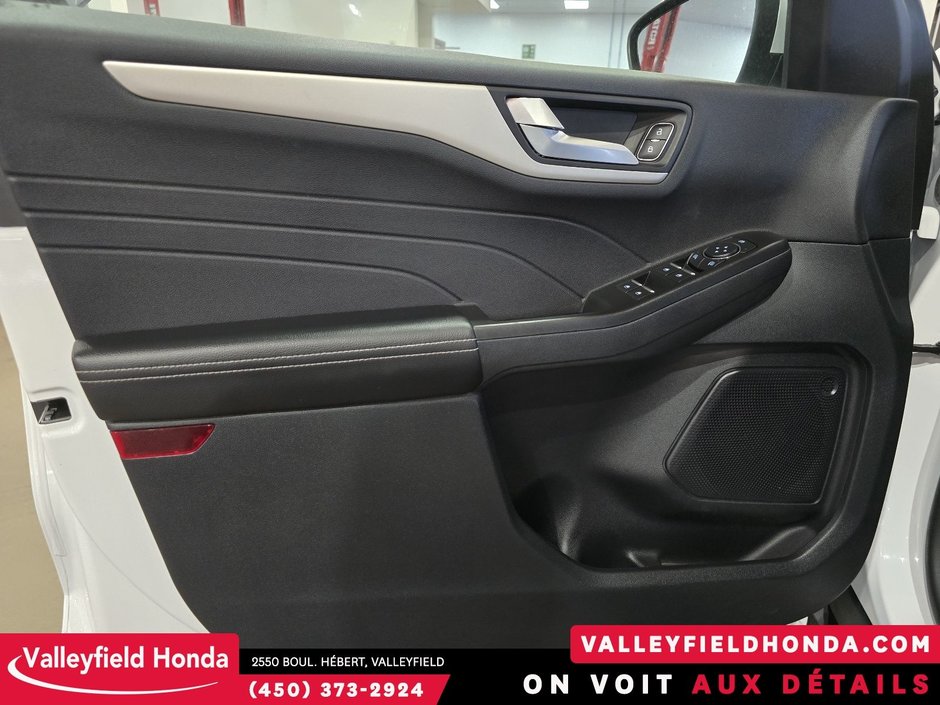 Ford Escape SEL Hybrid AWD 2022-16