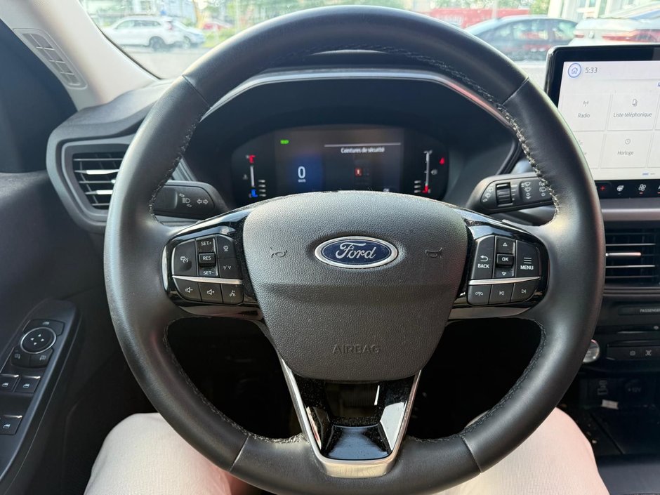 Ford Escape PHEV 2023-9