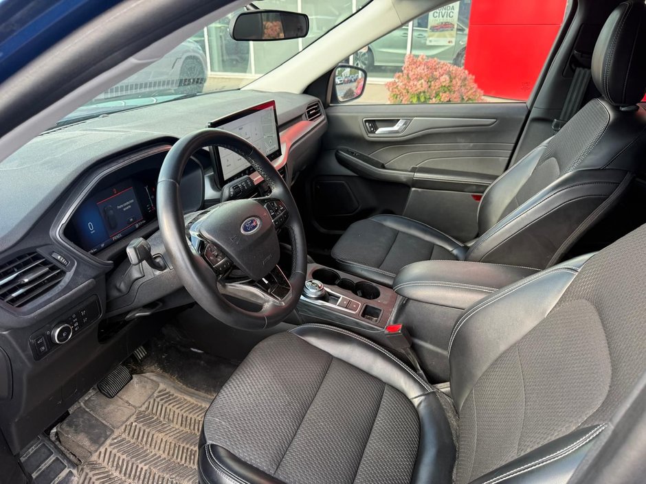 Ford Escape PHEV 2023-8