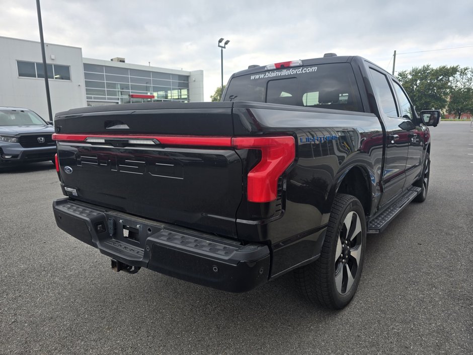 2022 Ford F-150 Lightning Platinum extended range-8