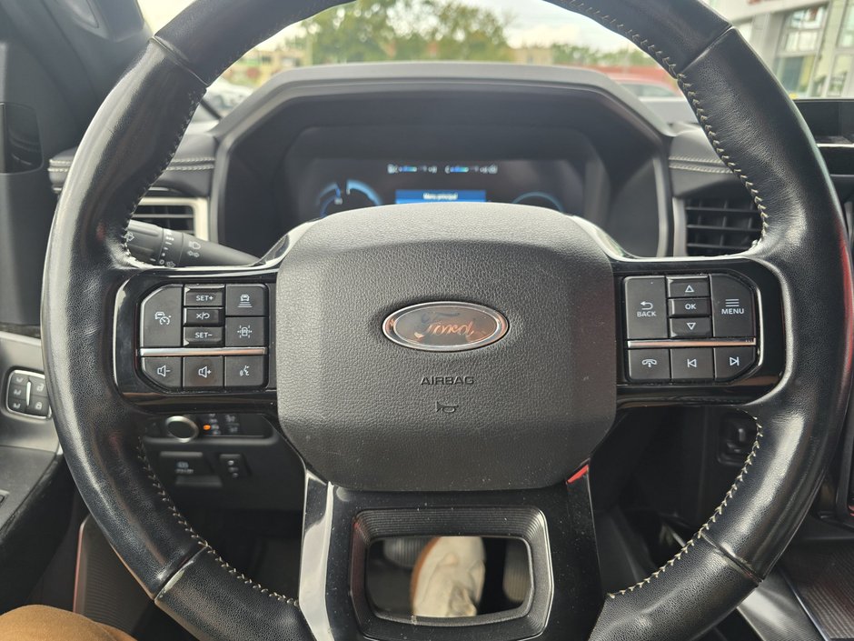 2022 Ford F-150 Lightning Platinum extended range-20