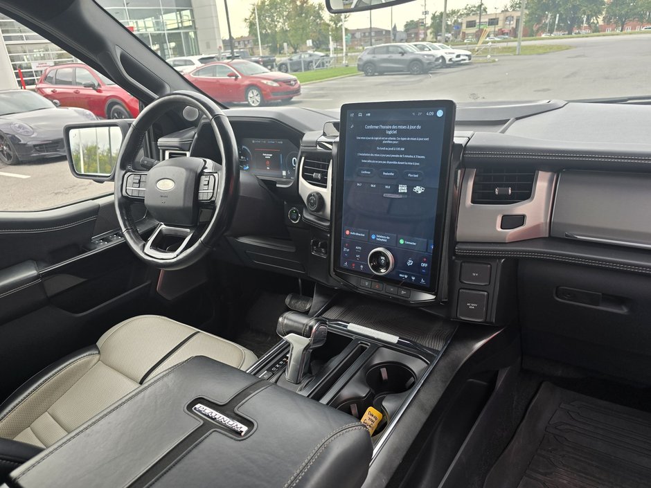 2022 Ford F-150 Lightning Platinum extended range-6