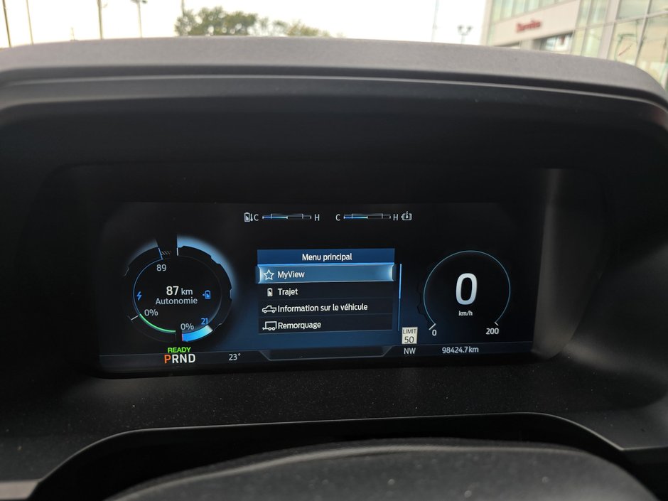 2022 Ford F-150 Lightning Platinum extended range-23