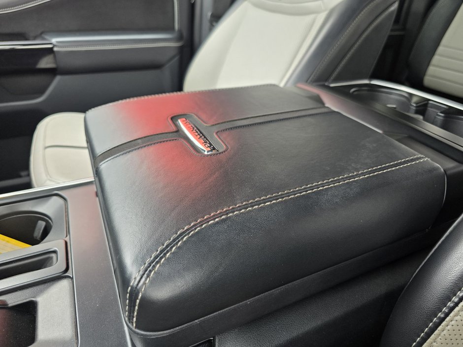 2022 Ford F-150 Lightning Platinum extended range-25