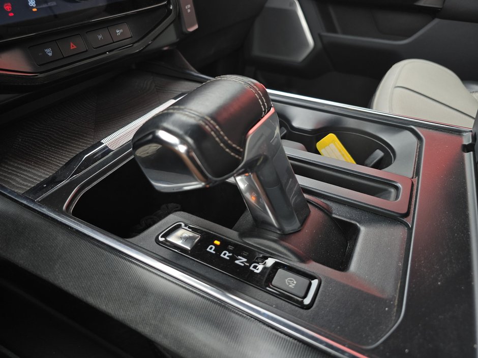 2022 Ford F-150 Lightning Platinum extended range-24