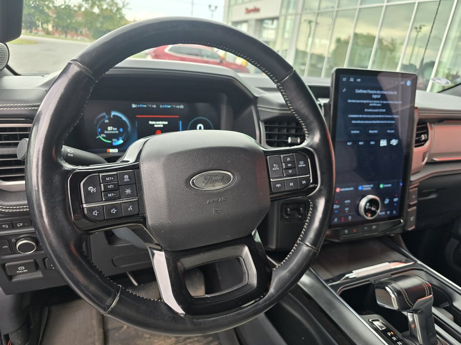 2022 Ford F-150 Lightning Platinum extended range-15