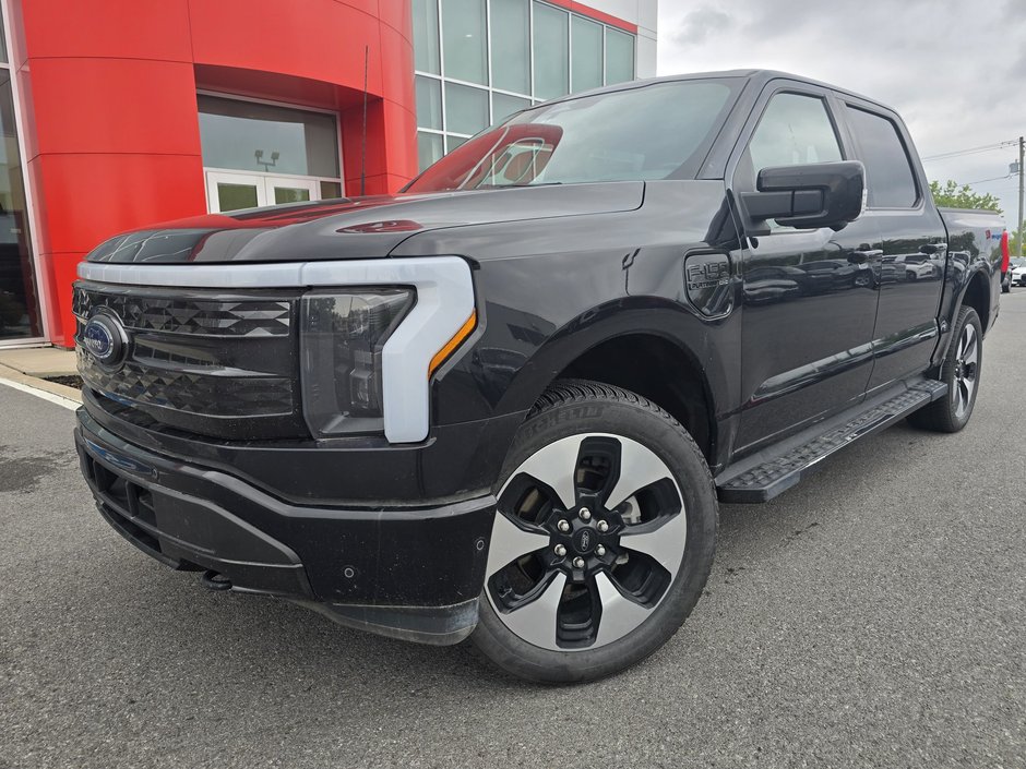 2022 Ford F-150 Lightning Platinum extended range-0