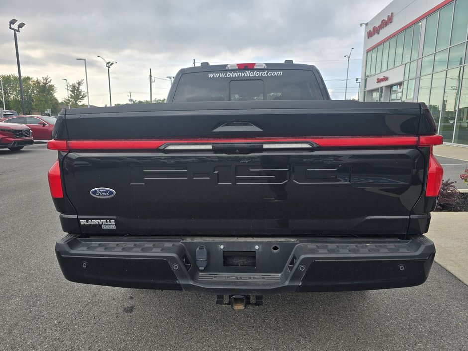 2022 Ford F-150 Lightning Platinum extended range-9