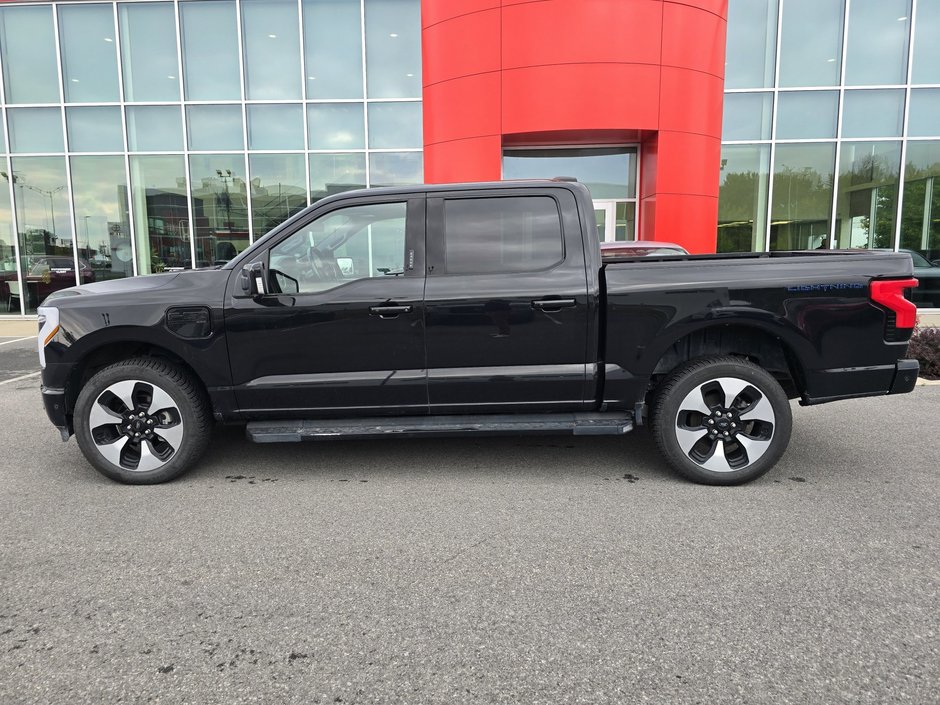 2022 Ford F-150 Lightning Platinum extended range-13