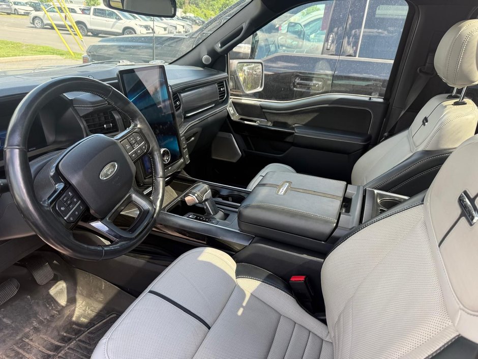 2022 Ford F-150 Lightning PLATINIUM-9