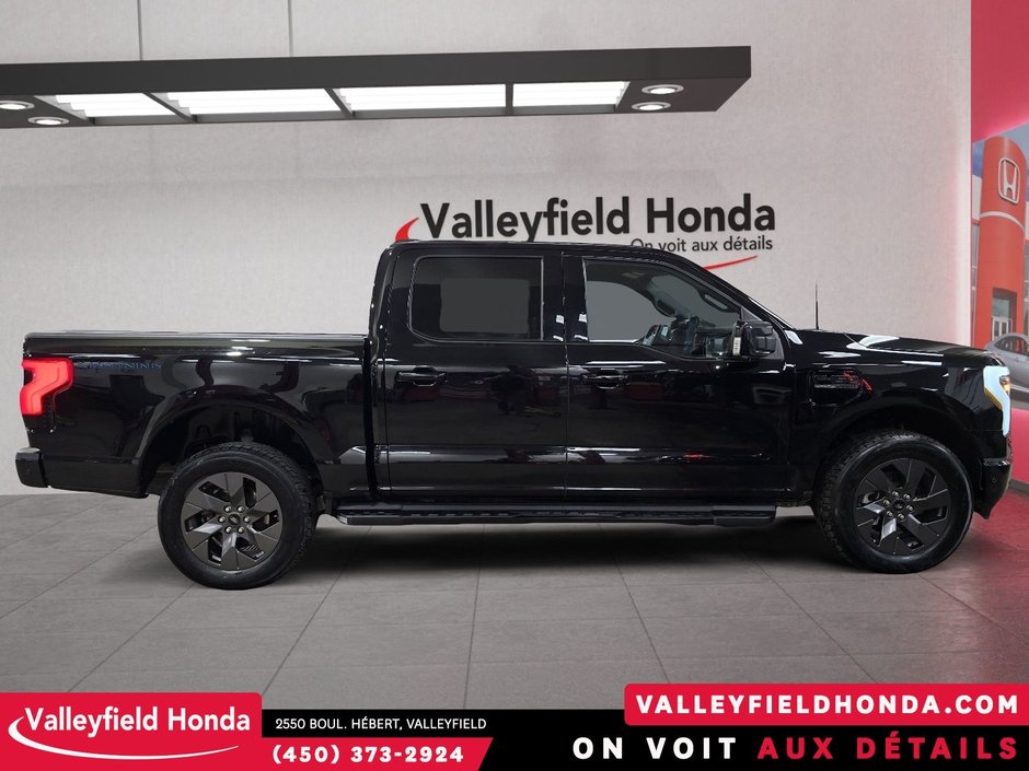 Ford F-150 Lightning LARIAT 2023-3