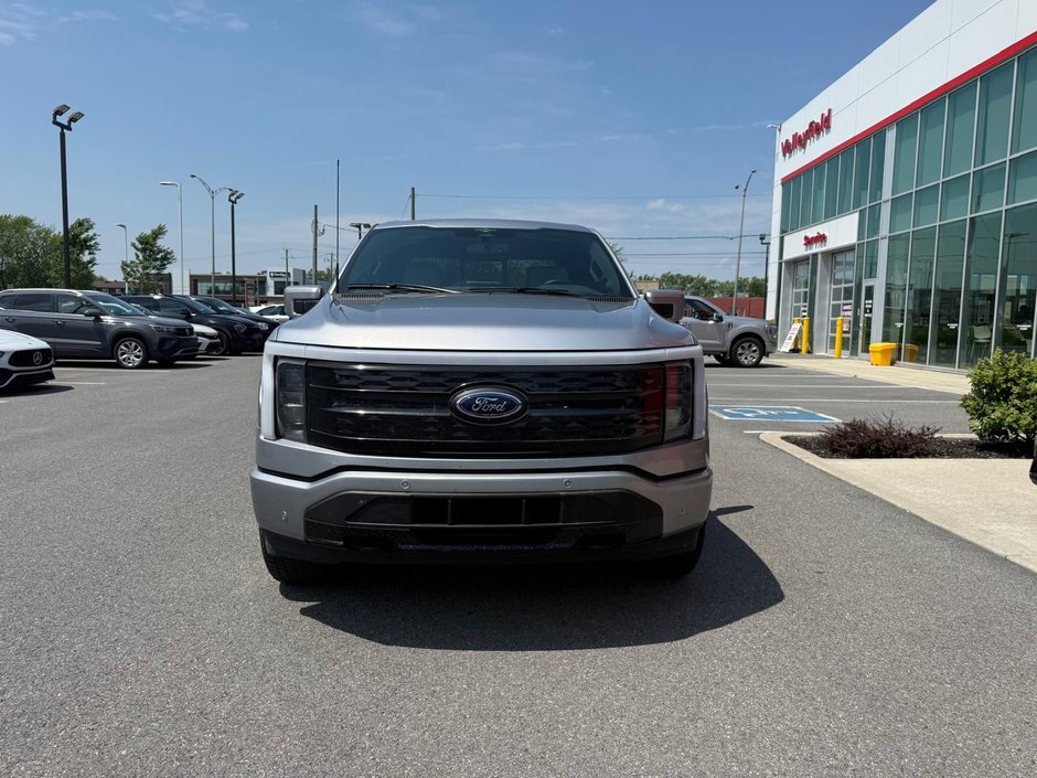 Ford F-150 Lightning PLATINIUM 2023-3