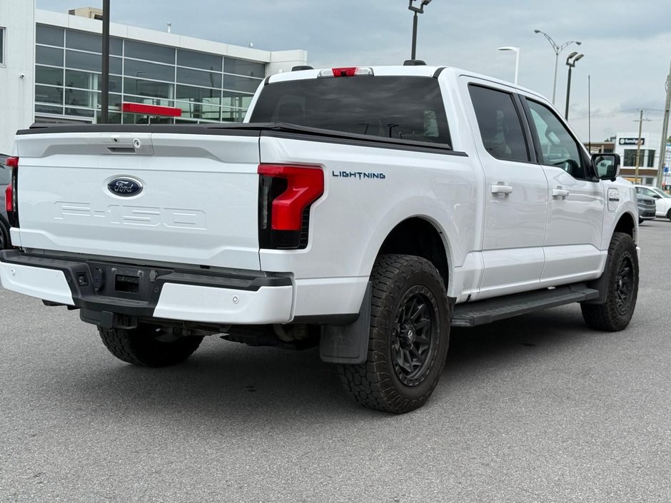 2023 Ford F-150 Lightning XLT-4