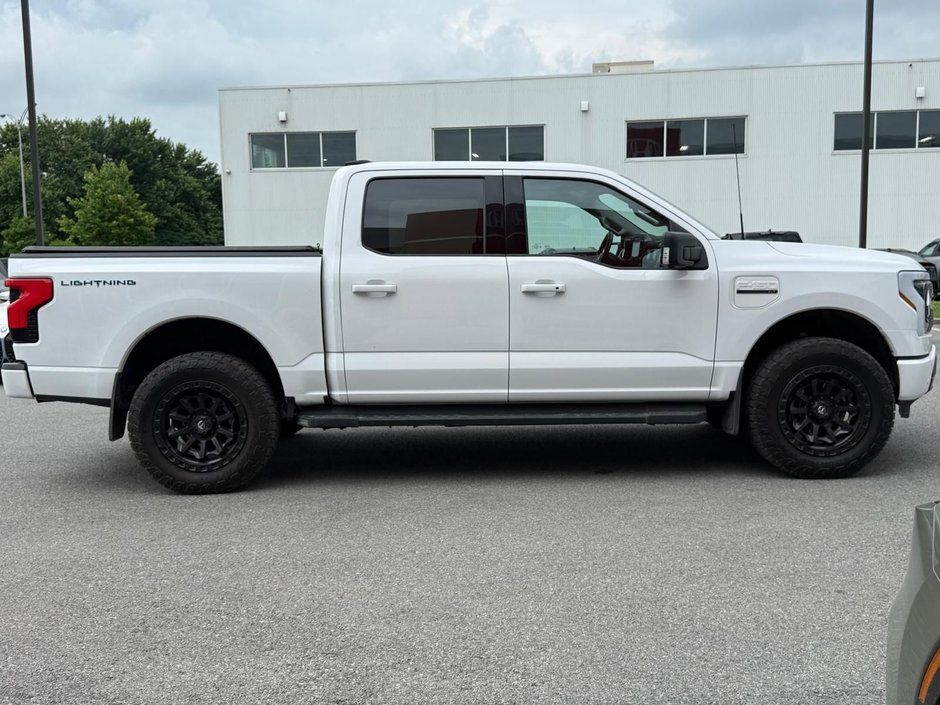 2023 Ford F-150 Lightning XLT-3