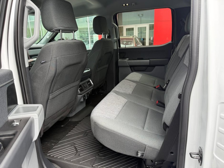 2023 Ford F-150 Lightning XLT-11