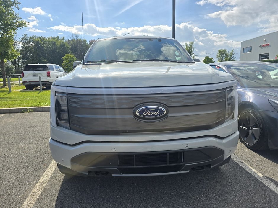 2023 Ford F-150 Lightning LARIAT-1