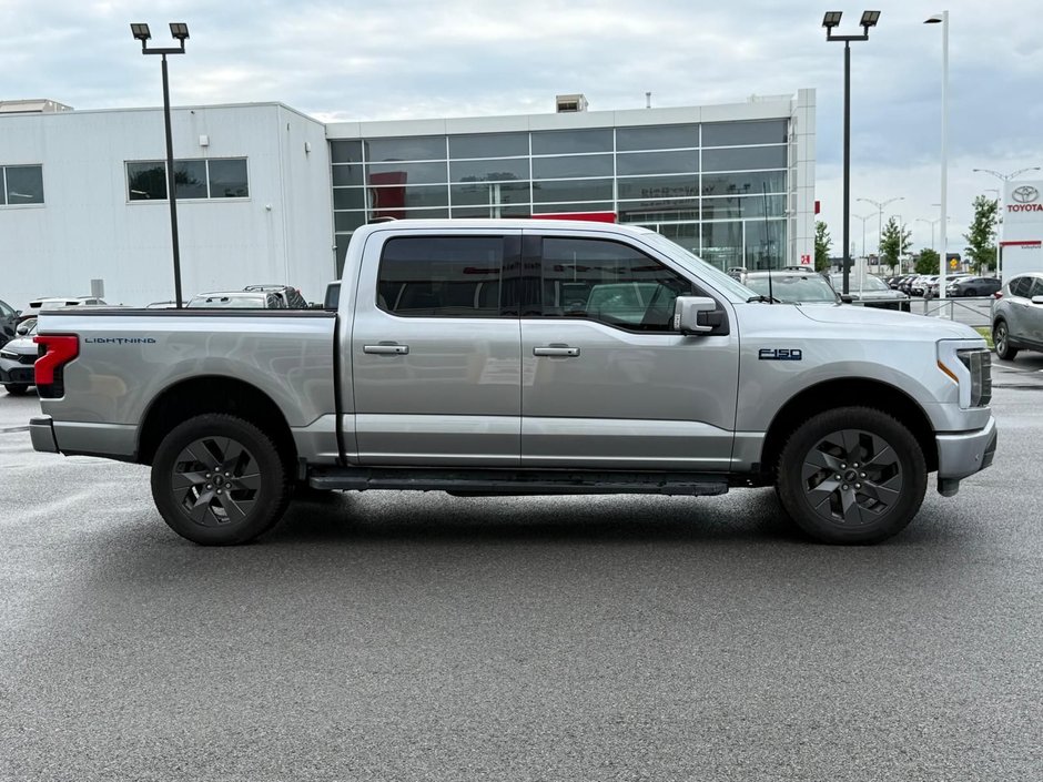 2024 Ford F-150 Lightning LARIAT-3