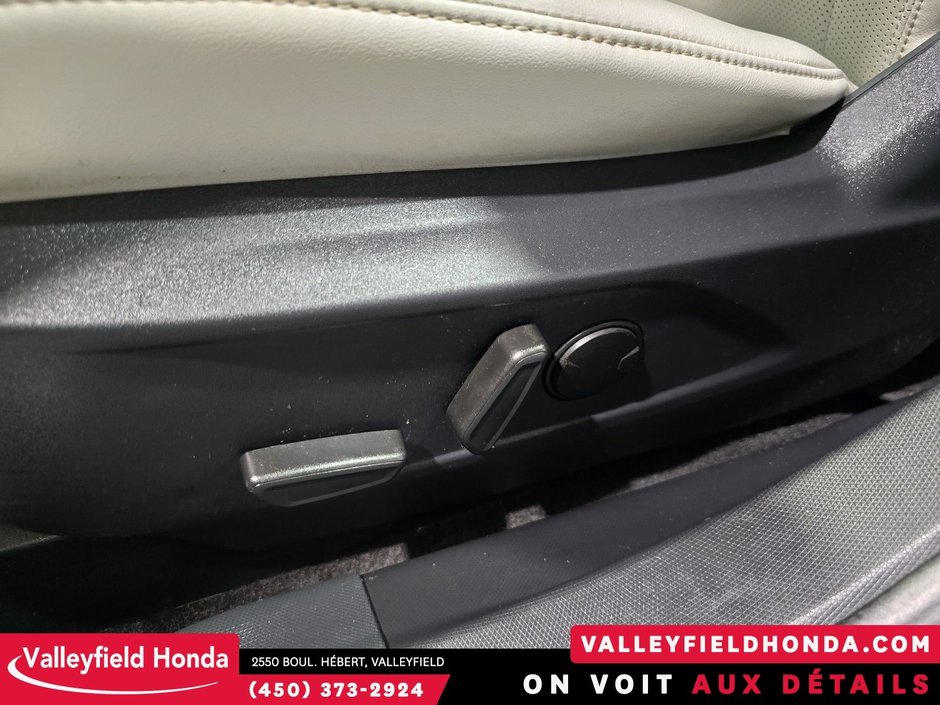 Ford Mustang Mach-E Premium 2021-17