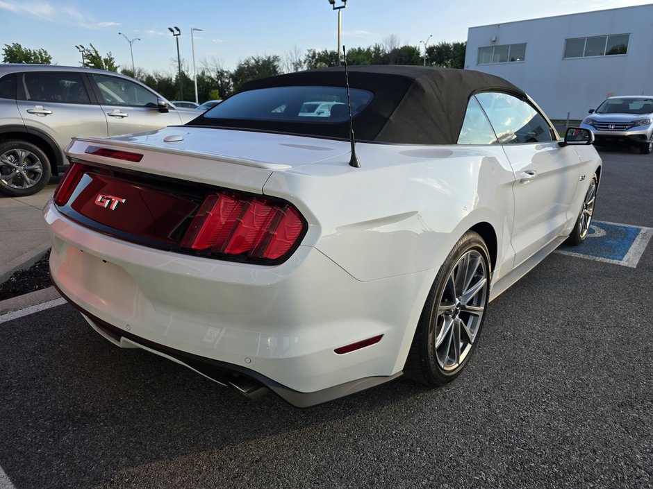 Ford Mustang GT Premium 435 HP Decapotable 2015-13