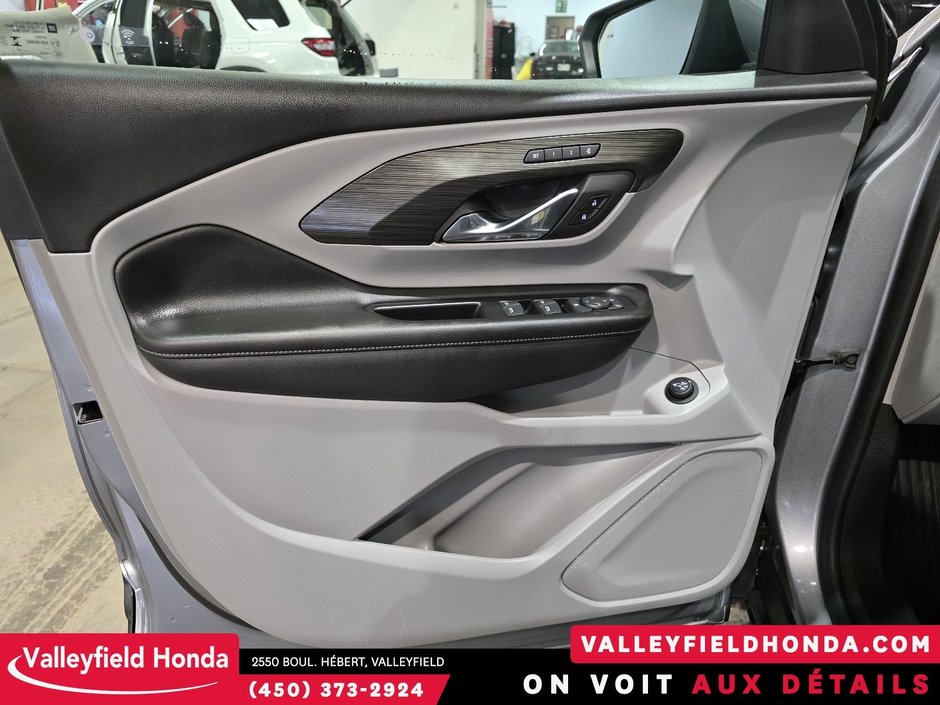 GMC Terrain SLT AWD 2023-16