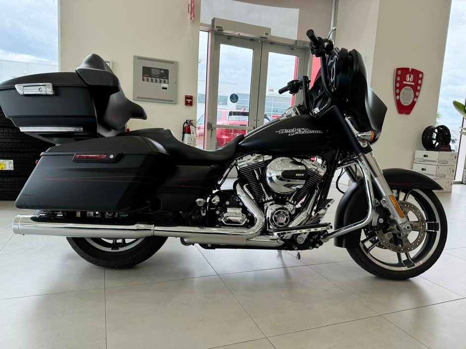 Harley-Davidson FLHXS STREET GLIDE 103 2016-4