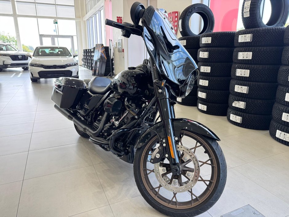 Harley-Davidson FLHXS STREET GLIDE 117 2023-1