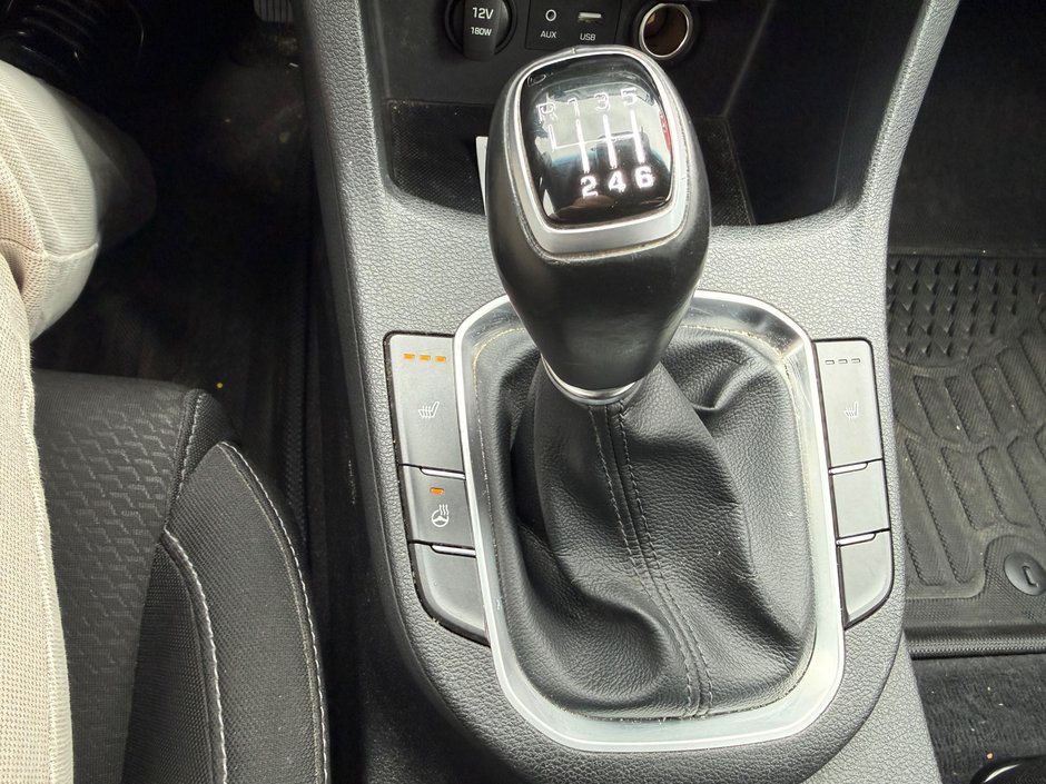 2020 Hyundai Elantra GT Preferred MANUEL 6 VITESSES-11