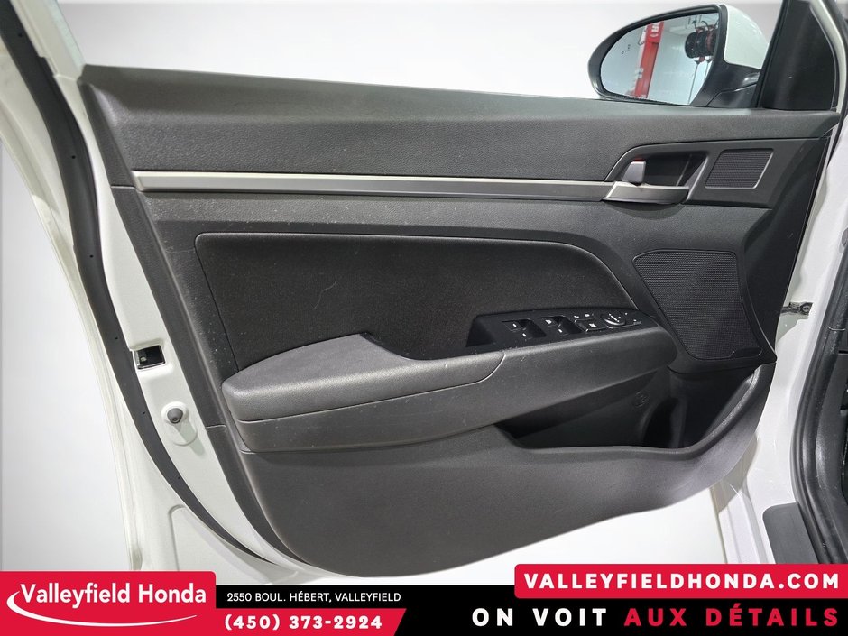 2020 Hyundai Elantra Preferred-12