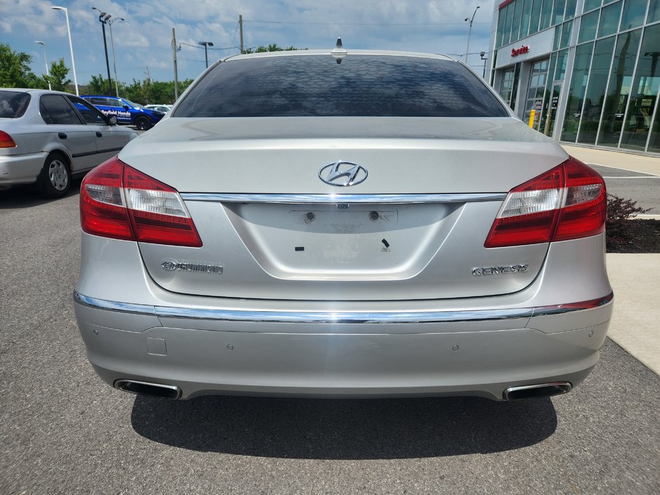 Hyundai Genesis sedan W/Technology Pkg CUIR TOIT OUVRANT LANE WATCH 2012-4