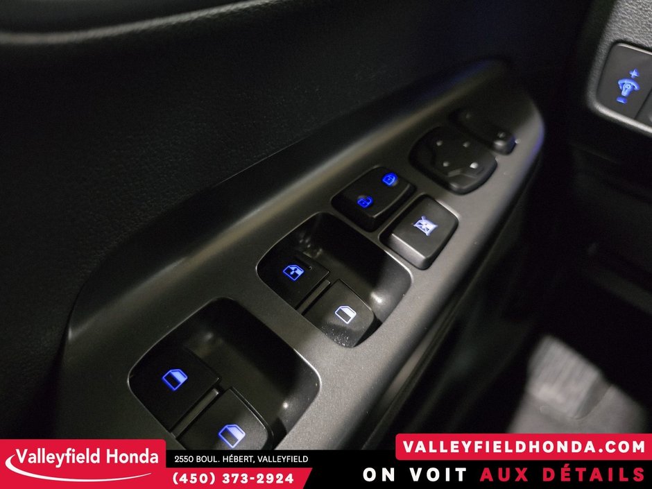 Hyundai KONA ELECTRIC Preferred w/Two-Tone Roof 2020-28