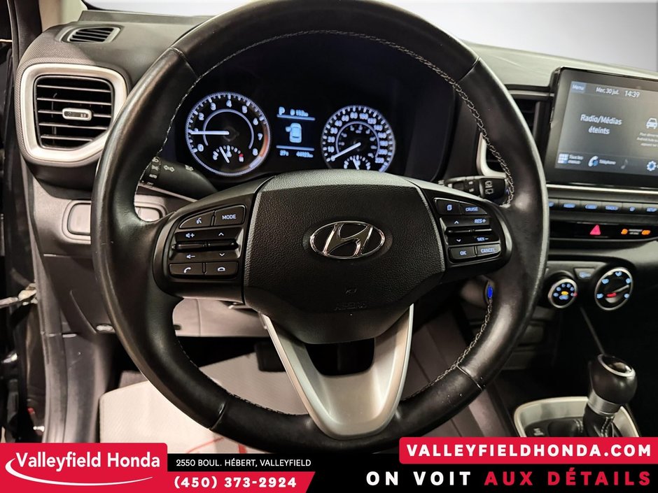 Hyundai Venue Preferred BAS KM 2022-14
