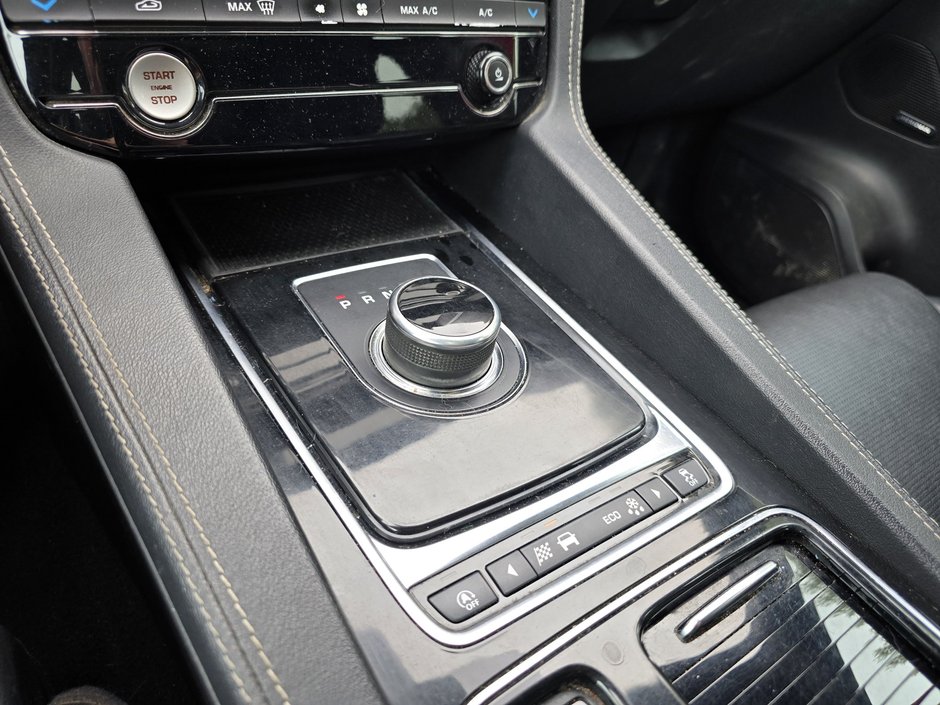 2019 Jaguar F-PACE R-Sport-7