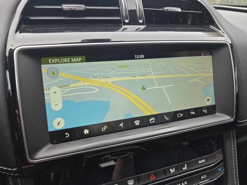 2019 Jaguar F-PACE R-Sport-9